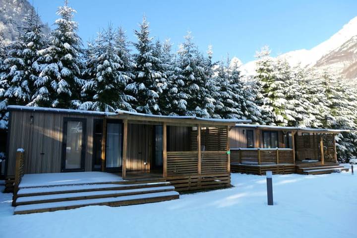 Caravane pour 4 personnes, avec Balcon/Terrasse ainsi que Terrasse et Jardin