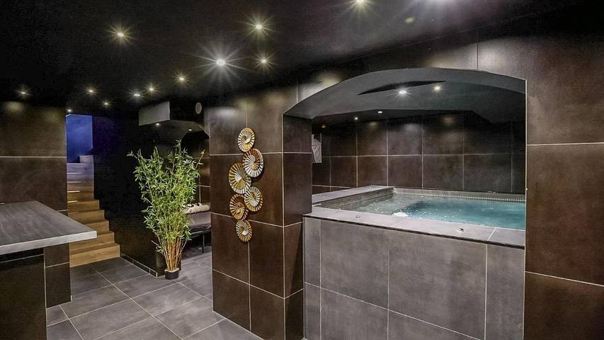 Gîte pour 2 personnes, avec Jacuzzi et Terrasse ainsi que Sauna et Vue à L'Escarène