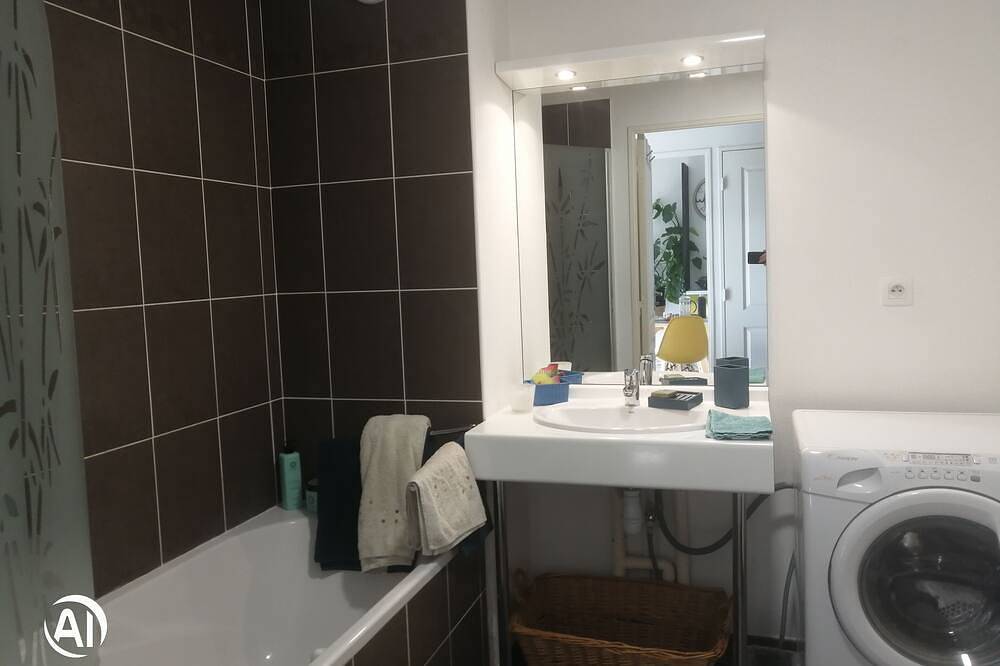 Entire apartment, Short-term rental in Les Milles, Aix-en-Provence