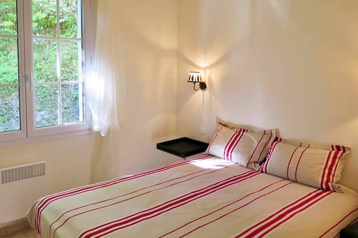 Gîte pour 8 personnes, avec jardin et piscine, animaux acceptés à La Bastide-Clairence - 3