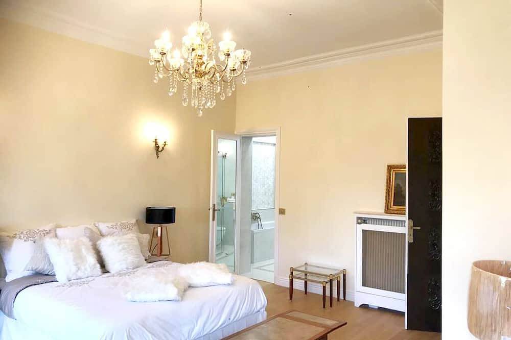 Villa Swimming pool, Sauna 9mn from Paris,10mn Versailles For The Olympic Games in Le Vésinet, Yvelines