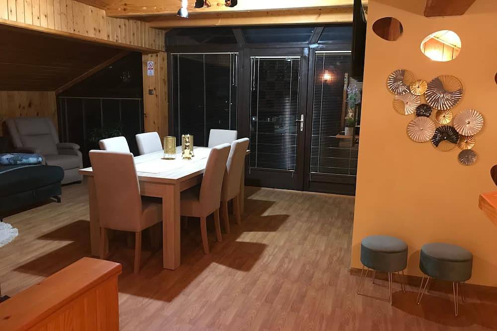 Ganze Wohnung, 1-Zimmer-Ferienwohnung mit Terrasse Veliki Komor, Zagorje in Krapina-Zagorje