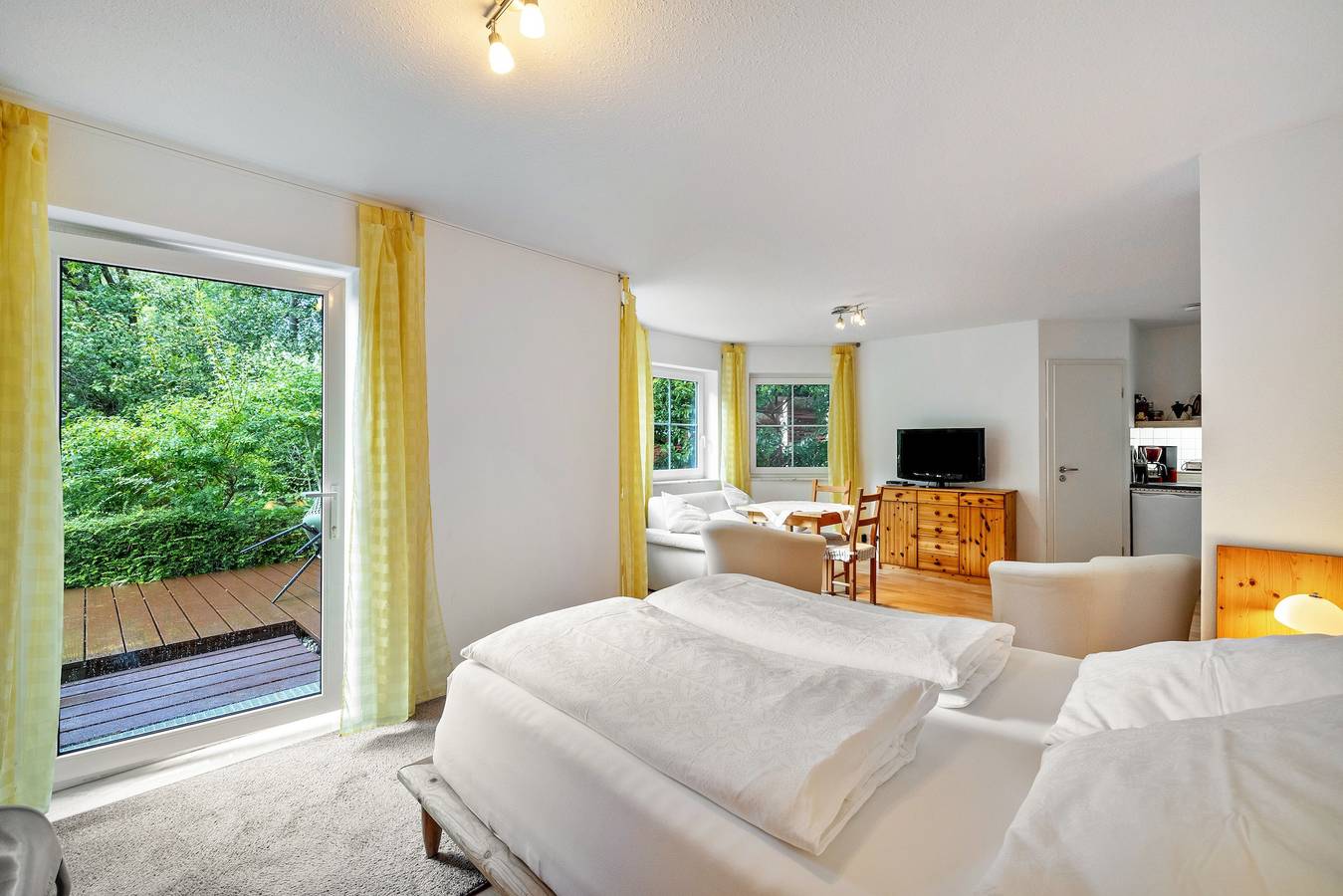 Studio 'Remke' with Private Terrace and Wi-Fi in Starnberg, Starnberger See