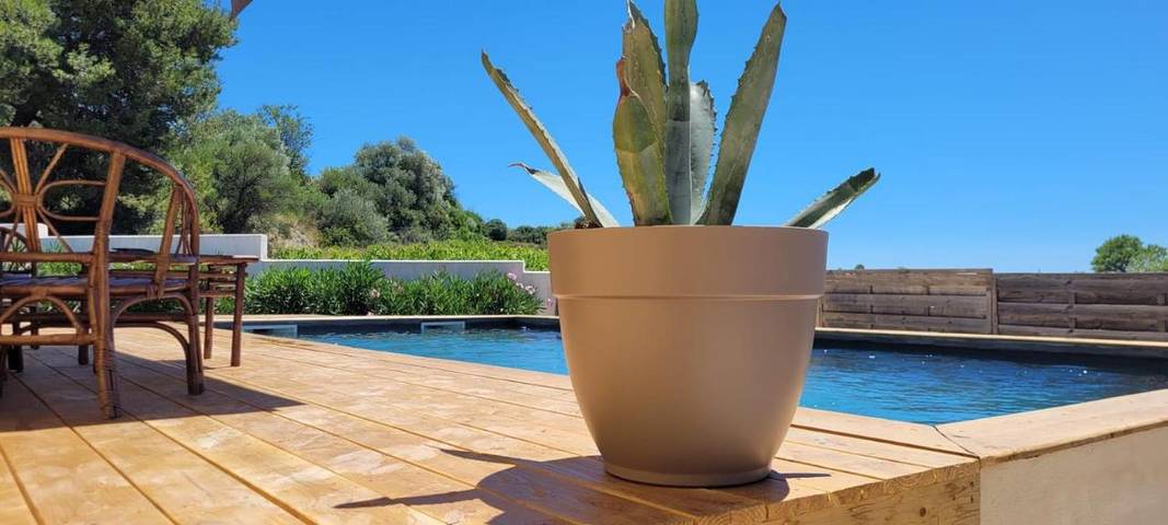 Location de vacances pour 6 personnes, avec piscine ainsi que vue et jardin, animaux acceptés à Causses-et-Veyran - 4