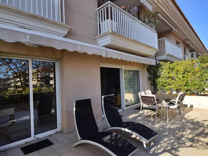 Location de vacances pour 6 personnes, avec Terrasse ainsi que Jardin et Piscine à S'Agaró