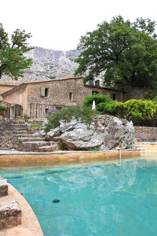 Location de vacances pour 2 personnes, avec jardin ainsi que piscine et vue à Saint-Antonin-sur-Bayon