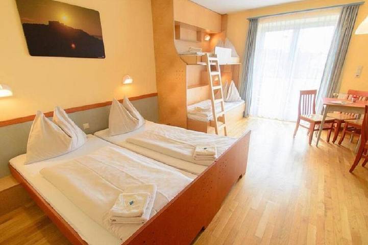Ferienhaus für 4 Personen, mit Garten und Sauna sowie Balkon - 1