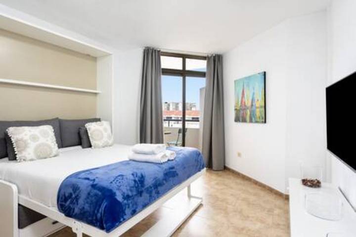 Gîte pour 2 personnes, avec terrasse et piscine, adapté aux familles à Los Cristianos - 2