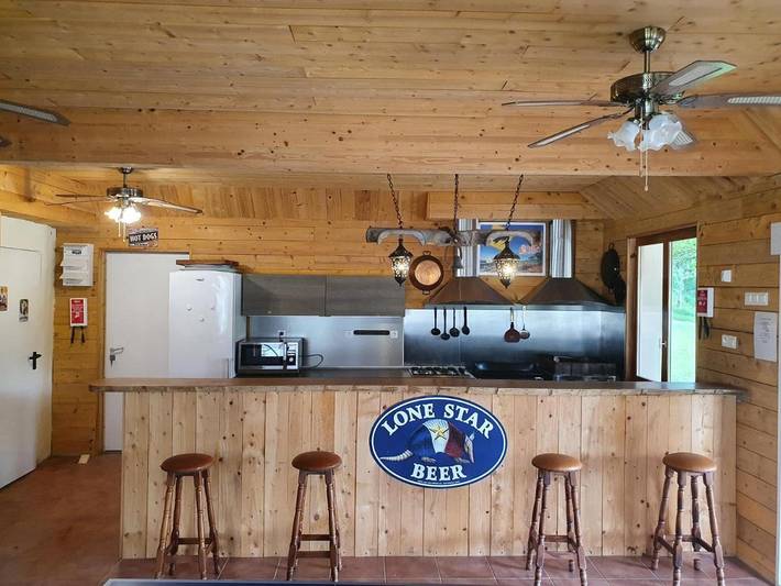 Location de vacances pour 3 personnes, avec piscine ainsi que jardin et vue à Saulgond - 3