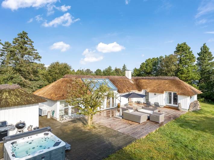 Ferienhaus für 10 Personen, mit Terrasse in Slettestrand