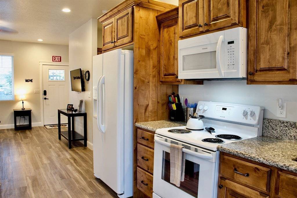 Zwei Kingsize-Betten und zwei Bäder, ideal für zwei Paare. Haustiere erlaubt in La Verkin, Zion Nationalpark