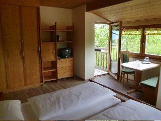 "Rossfeld" Familienzimmer mit Dusche, Wc, Balkon in Salzkammergut Mountains, Scheffau am Tennengebirge