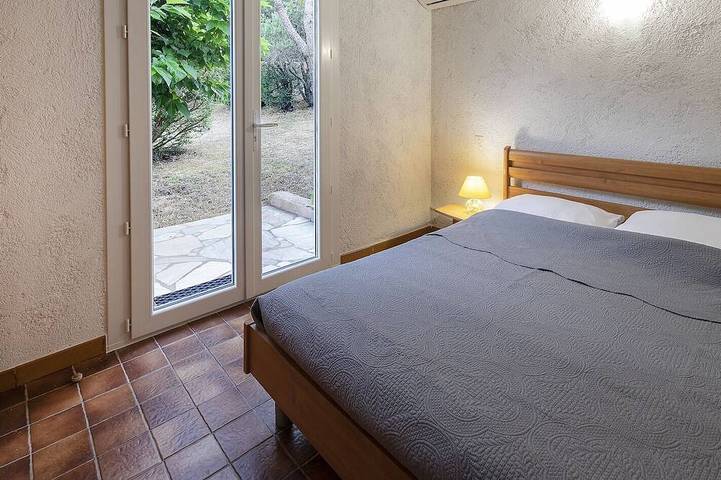 Villa pour 8 personnes, avec jardin ainsi que piscine et balcon dans Palombaggia - 4