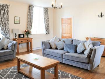 Holiday Rental for 8 People in Freshwater East, Pembrokeshire, Photo 1