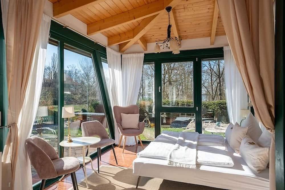Ganze Wohnung, Seezeit. Studio Rosengarten – Terrasse & Weitblick, mehr als nur Urlaub in Bad Saarow, Dahme-Seengebiet