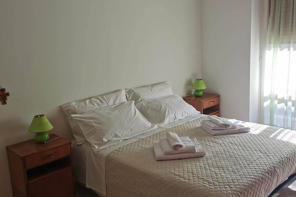 Entire apartment, Spacious and comfortable family apartment located on the Costa dei Trabocchi in San Vito Chietino, Chieti Province