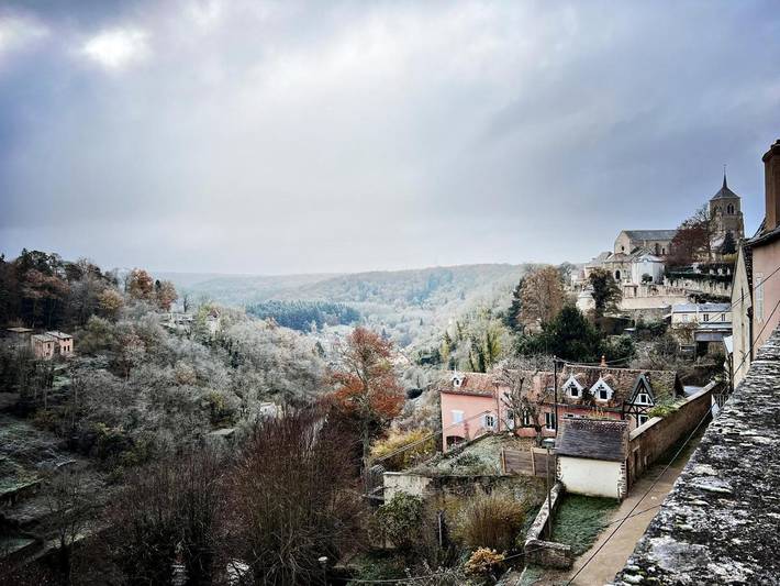 Location de vacances pour 2 personnes, avec terrasse ainsi que vue et jardin à Avallon - 4