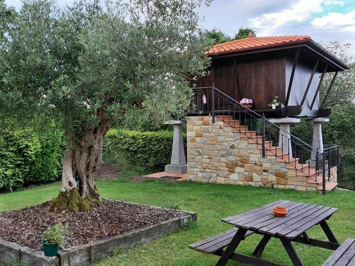 Apartamento para 2 personas, con Terraza y Jacuzzi además de Jardín y Sauna en Villaviciosa 