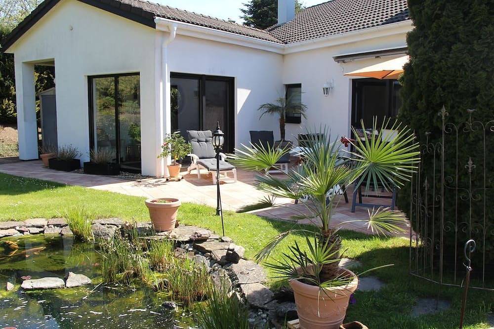 Ganze Wohnung, Eifelauszeit am Vulkanweg, Ferienwohnung - 2-Bett-Ferienwohng.Toilette in Üdersdorf, Vulkaneifel