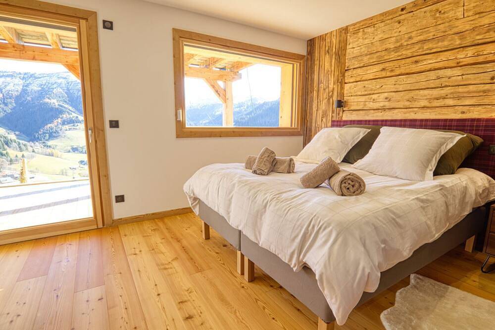 Chalet moderne avec jacuzzi et accès skis aux pieds in Notre-Dame-de-Bellecombe, Région d'Albertville