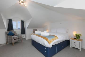 Log Cabin for 8 People in St. Ives, Cornwall, Photo 2