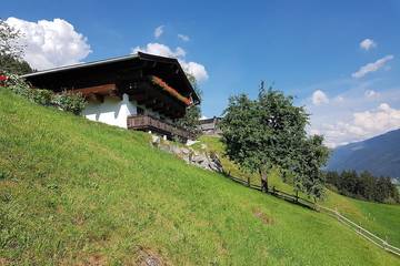 Chalet für 8 Personen, mit Garten und Balkon sowie Sauna im Salzburger Land