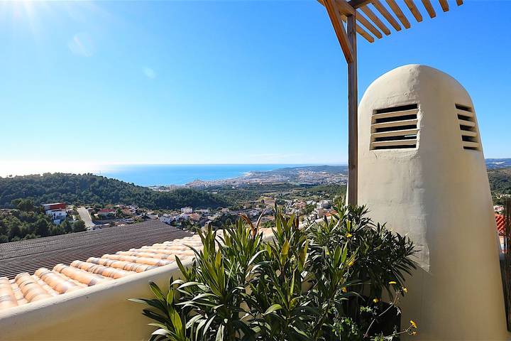 Chalet para 12 personas, con Jacuzzi además de Terraza y Piscina en Provincia de Barcelona