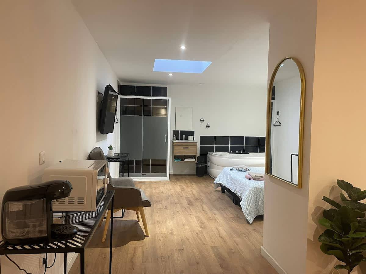 Ganzes Studio, Studio für 2 Personen mit Whirlpool in Tourcoing, Lille und Umgebung
