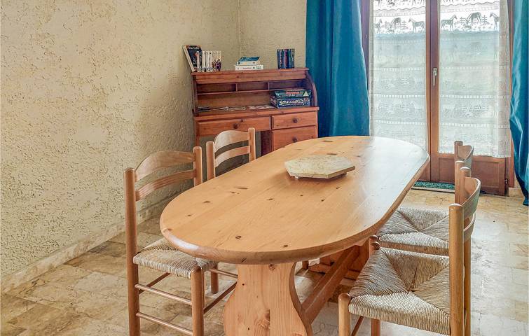 Retraite en bord de mer avec piscine et parking in Sarrecave, Haute-Garonne