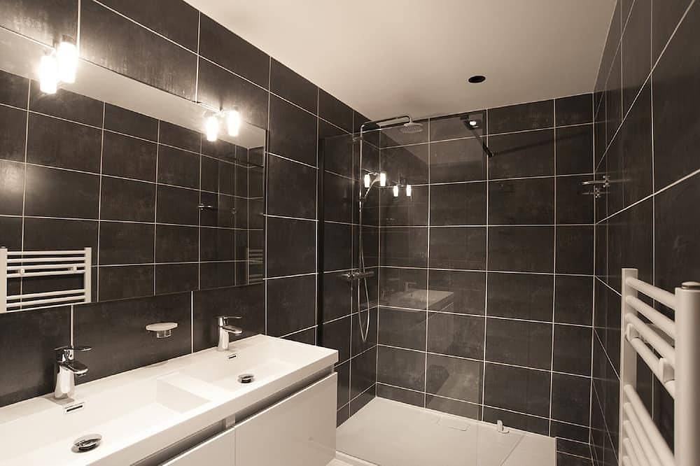 Top-of-the-range air-conditioned gite with jacuzzi in Fussy, Bourges region