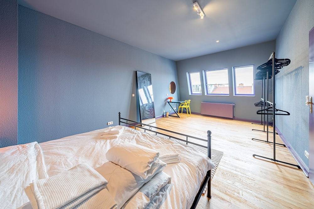 Entire apartment, Apartment-Luxury-Private Bathroom-City View-Sky Lo in Mitte Berlin, Berlin