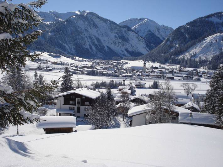 Ferienwohnung für 3 Personen, mit Balkon und Garten sowie Sauna und Ausblick in Tannheim (Tirol) - 4
