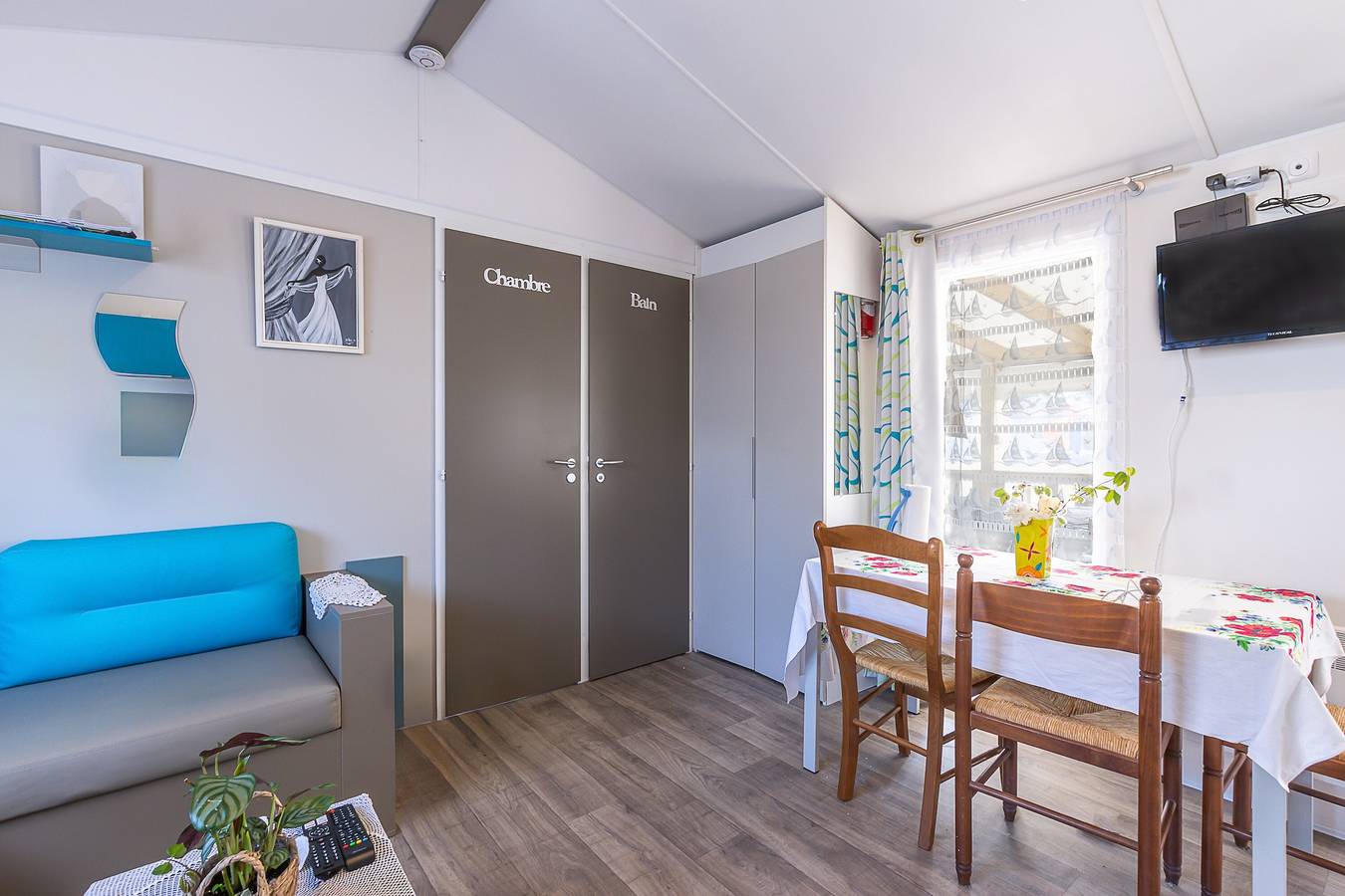 Mobil Home 6 Personnes avec piscine partagée et terrasse privée in Saint-Hilaire-de-Riez, Vallée de la Loire