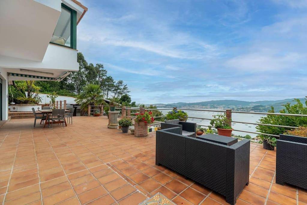Villa al mar Vista panorámica a la Ria de Vigo in Teis, Vigo