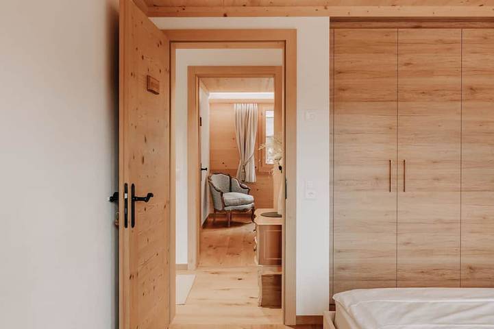 Ganze Wohnung, Giferblick Appartement/Fewo, Dusche und Bad, Wc 6-Bettwohnung in Gstaad, Saanen