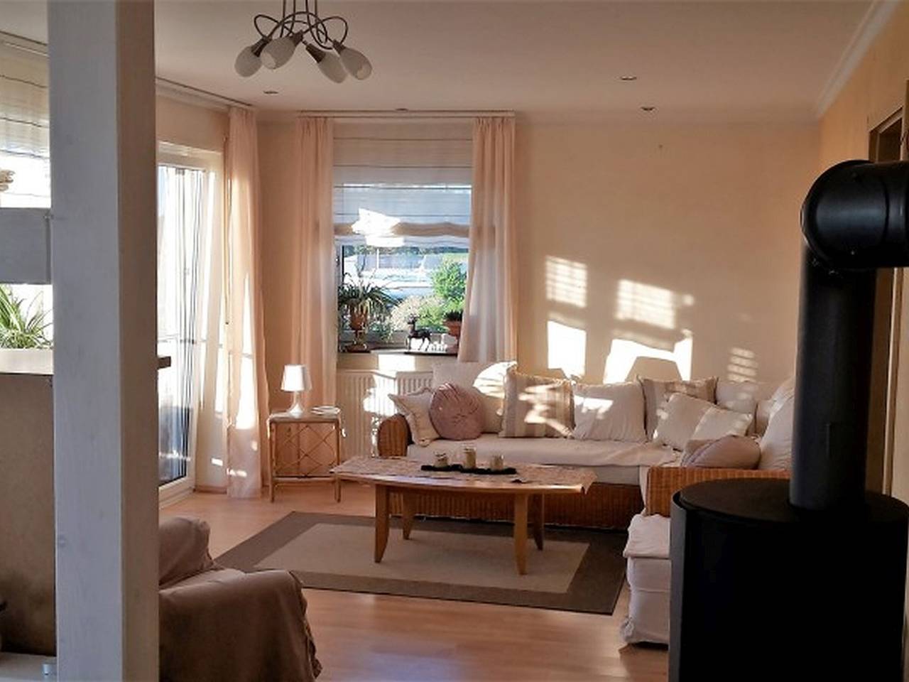 Ganze Wohnung, Apartment 'Städtle-Blick' mit Gemeinschaftsgarten, Balkon und Wlan in Hayingen, Neckar-Alb