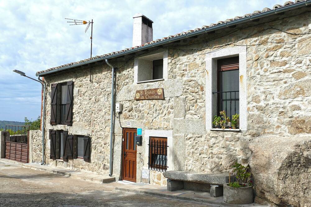 Entire apartment, The Chumbea Triskel: a window to nature, relaxation, and the stars in Salamanca Province