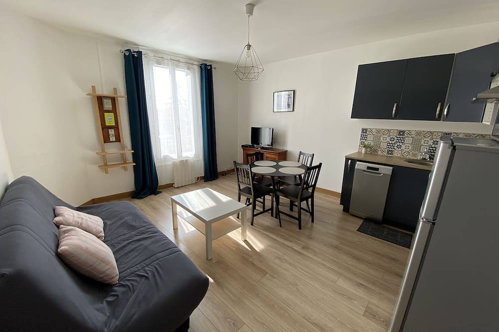 Appartement entier, Chaleureux appartement T2 à proximité de Paris, Orly et Rungis in Fresnes, Val-de-Marne