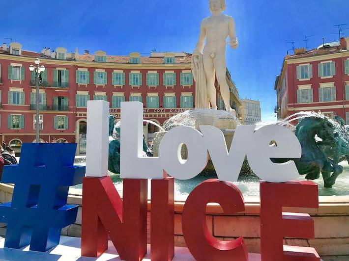 Gîte pour 2 personnes, avec vue et terrasse dans Plage Fabron Bambou Nice - 2