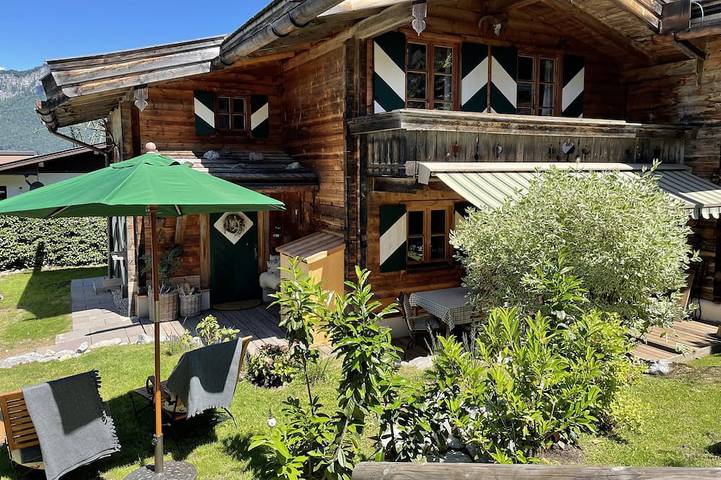 Chalet voor 8 personen, with sauna and balkon as well as tuin in St. Johann in Tirol