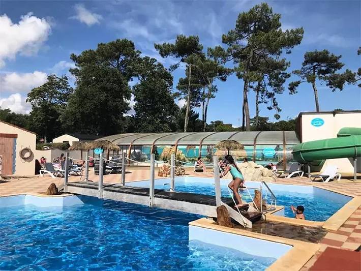 Camping pour 6 personnes, avec terrasse et piscine, animaux acceptés à Jard-sur-Mer - 3