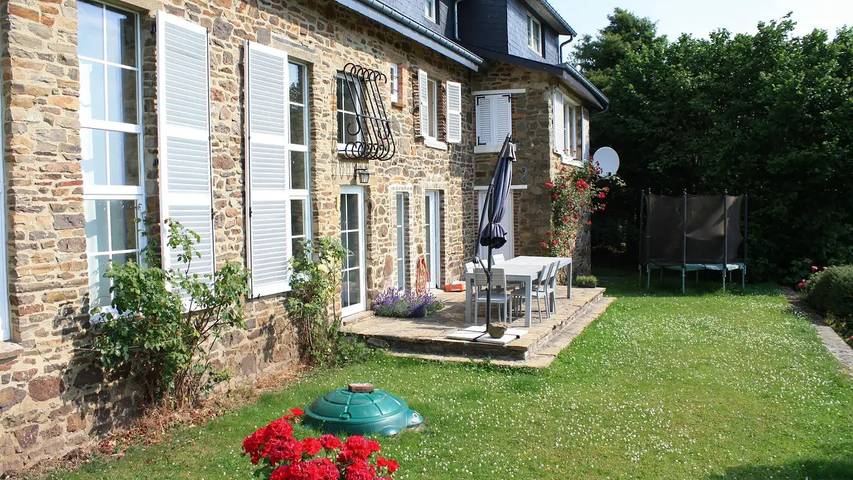 Ferienhaus für 9 Personen, mit Garten