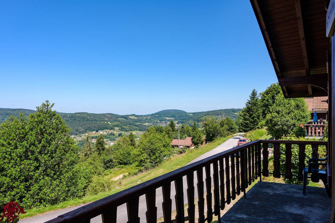 Chalet 'Chalet Les Moraines 8' con vista sulle montagne, piscina condivisa e terrazza privata in Le Tholy, Épinal e dintorni