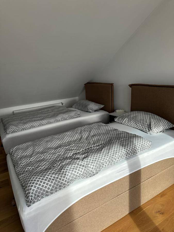 Gîte pour 3 personnes, avec balcon et vue à Kerpen - 3