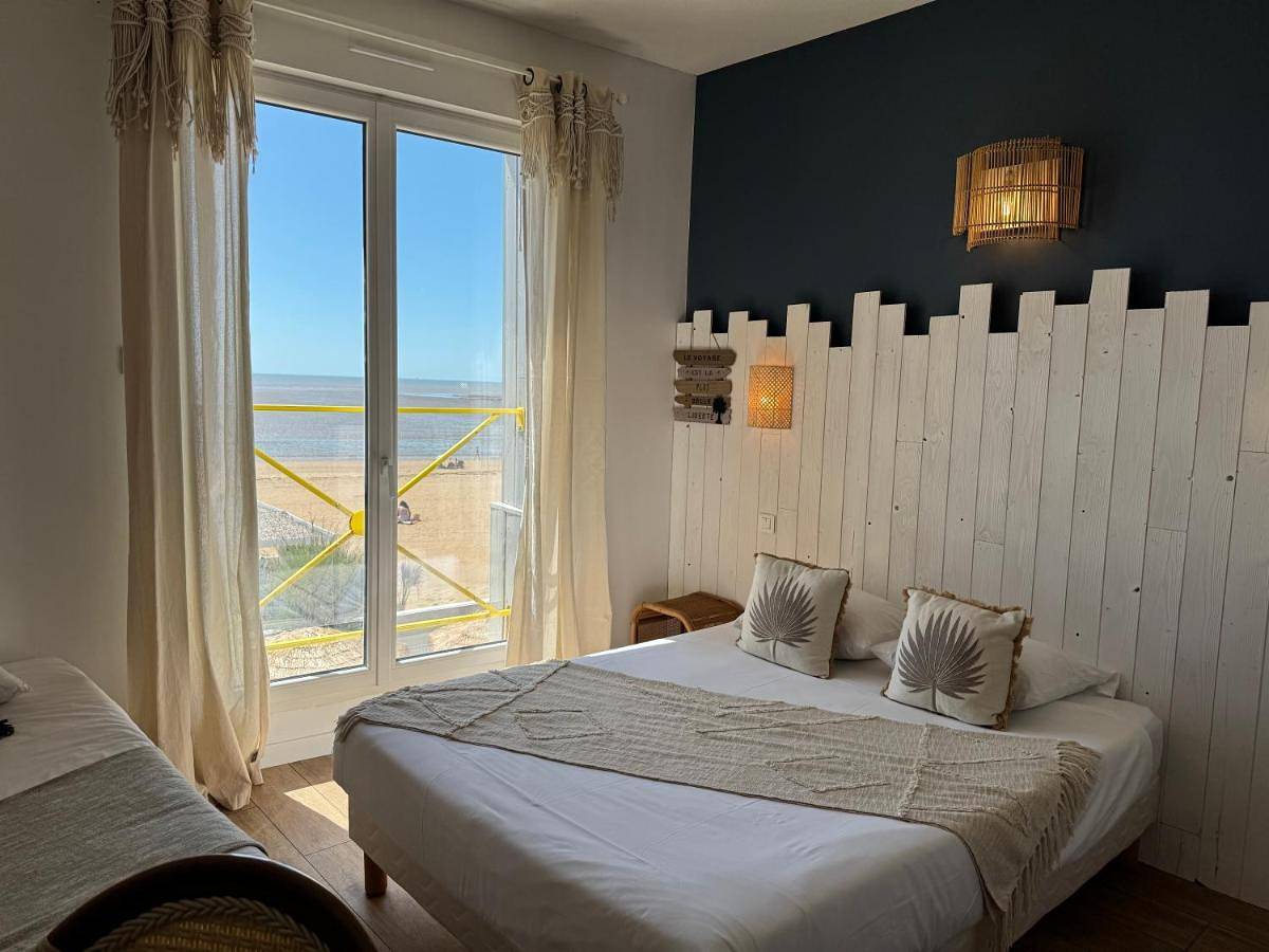 Acadie Saint Victor - Hôtel restaurant -Face mer- Châtelaillon plage in Châtelaillon-Plage, Région de La Rochelle