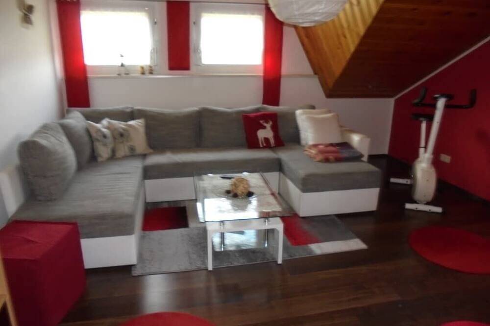 Ganze Wohnung, Ferienwohnung (65qm) mit Garten und Kinderspielplatz in Rötz, Ostbayern