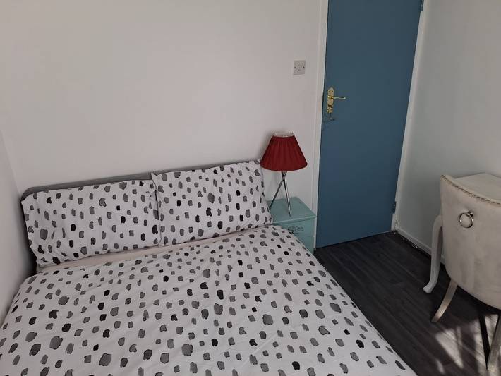 Ein schönes Zimmer mit Doppelbett in Zone 2 verfügbar in Southwark, London