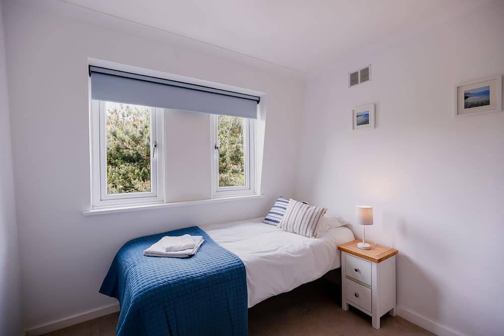 St Anthony Cottage -  a holiday home that sleeps 6 guests  in 3 bedrooms in St Mawes, Cornwall