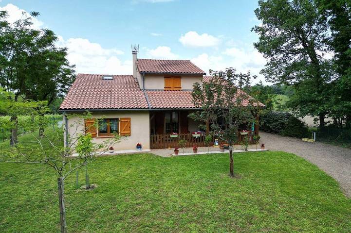 Location de vacances pour 6 personnes, avec jardin à Briatexte