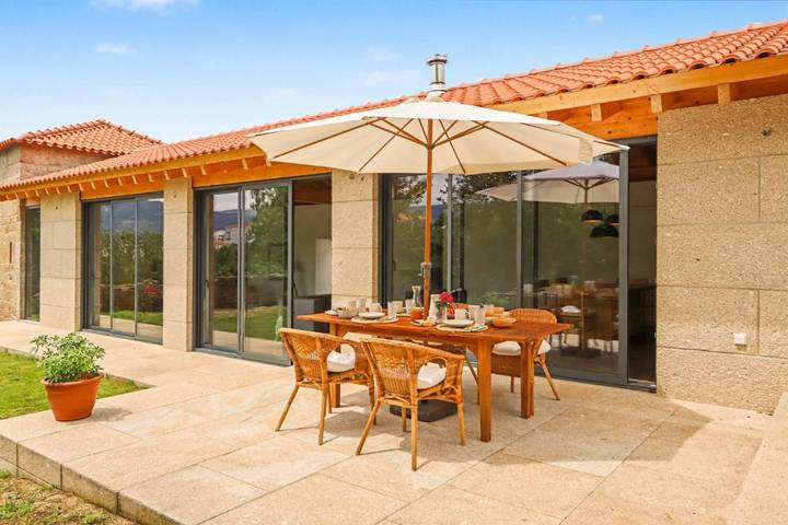 Location de vacances pour 9 personnes, avec piscine et jardin, animaux acceptés dans Santa Marinha do Zêzere - 4